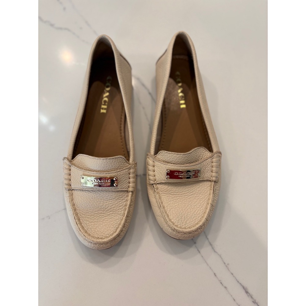 Coach Preppy Fredrica Loafers Women 7 Cream Leather Logo Mocs Quiet Luxury